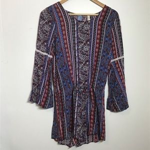 NWOT bell sleeve Roper romper zip back -‎ tie waist